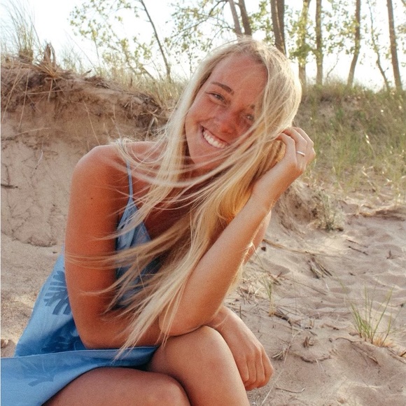 Meet your Posher, Abby - Picture 1 of 2